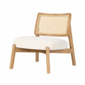 Silla de madera de roble con asiento de tela crema y respaldo de rejilla de ratán